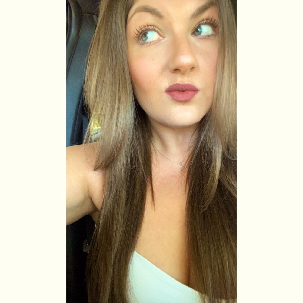 Meet your Posher, Lorrie